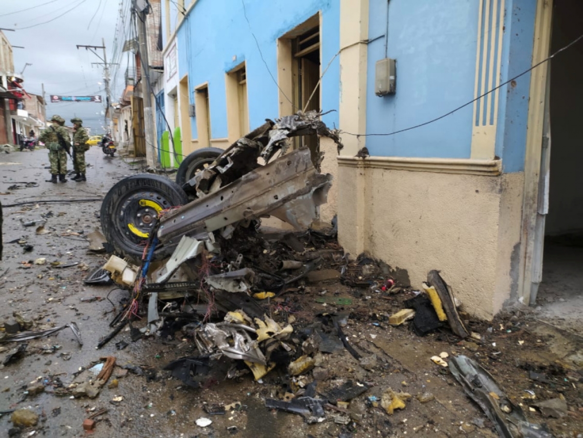 Nổ bom xe tại căn cứ quân sự ở Colombia